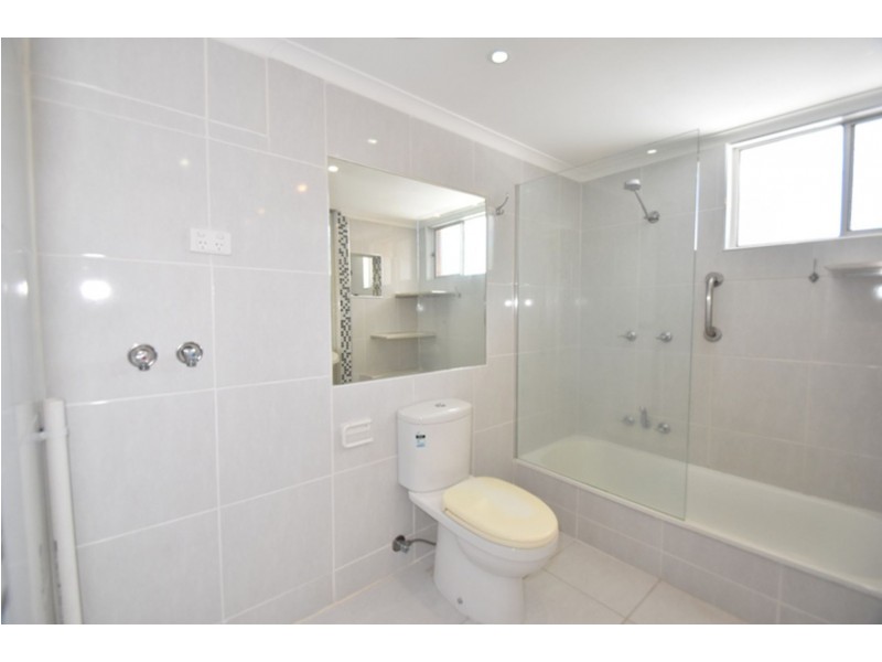 2/99 Campbell Street, East Toowoomba QLD 4350