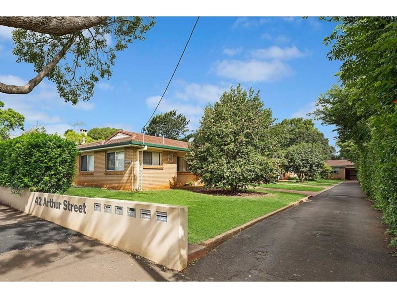 2/42 Arthur Street, East Toowoomba QLD 4350
