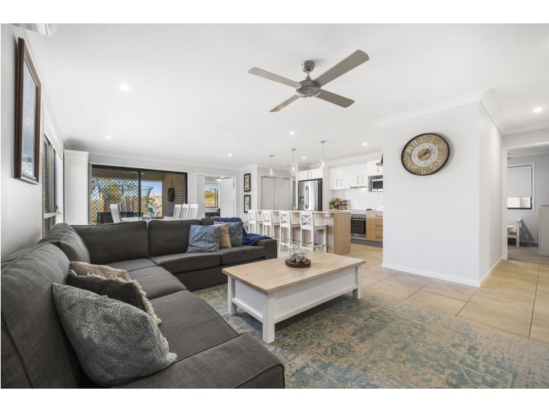 14 Dawn Drive, Glenvale QLD 4350