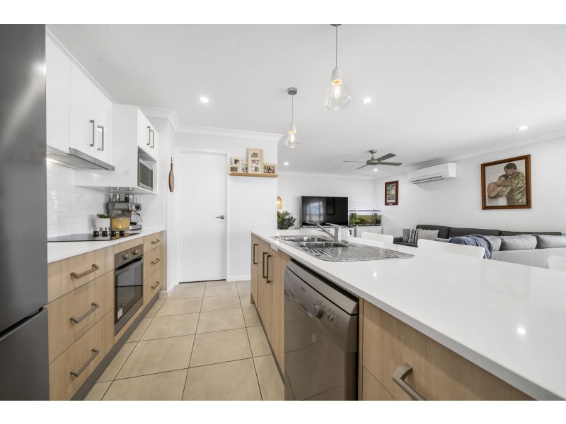 14 Dawn Drive, Glenvale QLD 4350