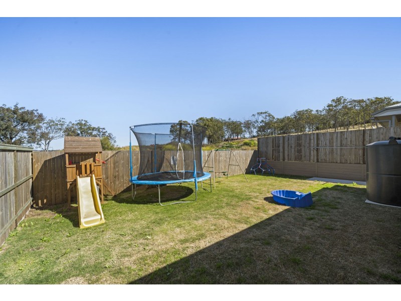 14 Dawn Drive, Glenvale QLD 4350