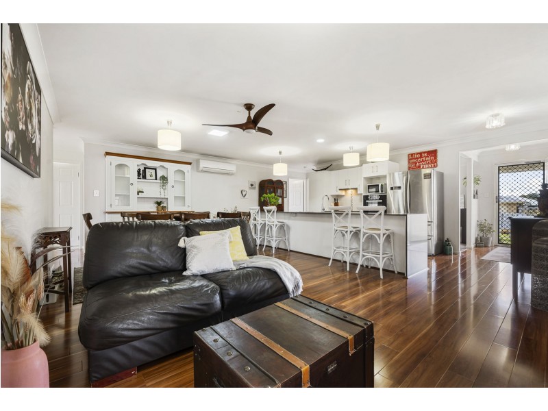 5 Esmeralda Street, Cambooya QLD 4358