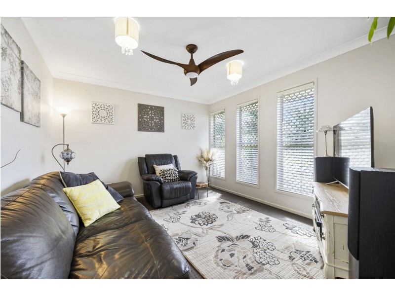 5 Esmeralda Street, Cambooya QLD 4358