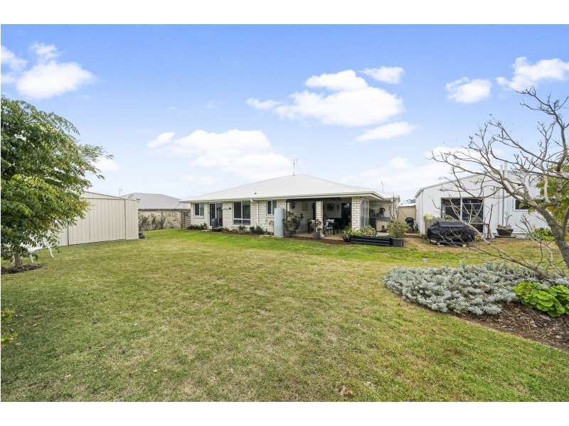 5 Esmeralda Street, Cambooya QLD 4358