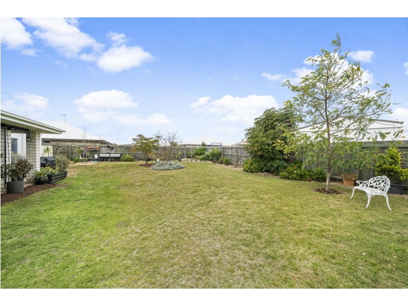 5 Esmeralda Street, Cambooya QLD 4358