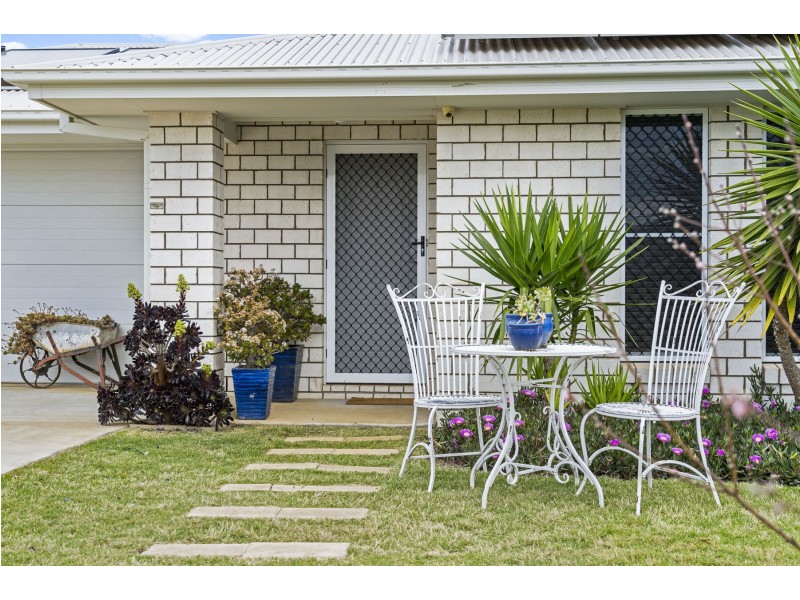 5 Esmeralda Street, Cambooya QLD 4358