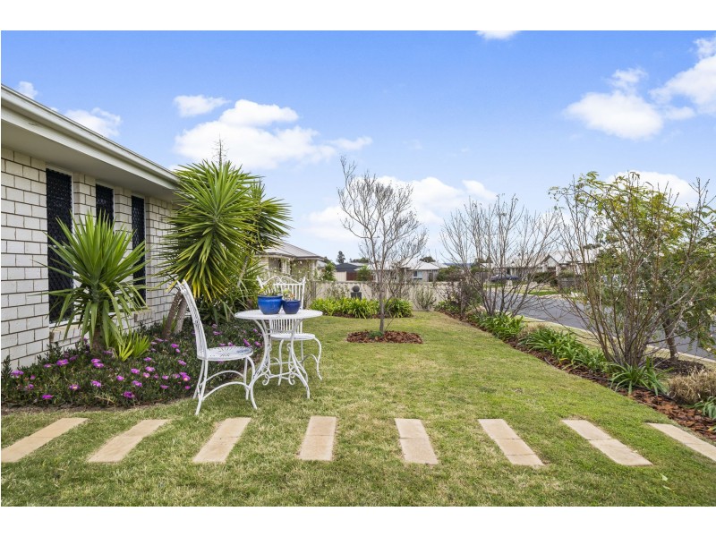 5 Esmeralda Street, Cambooya QLD 4358