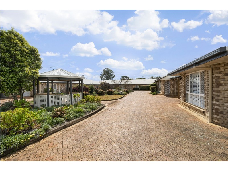 14/19a Gladstone Street, Newtown QLD 4350