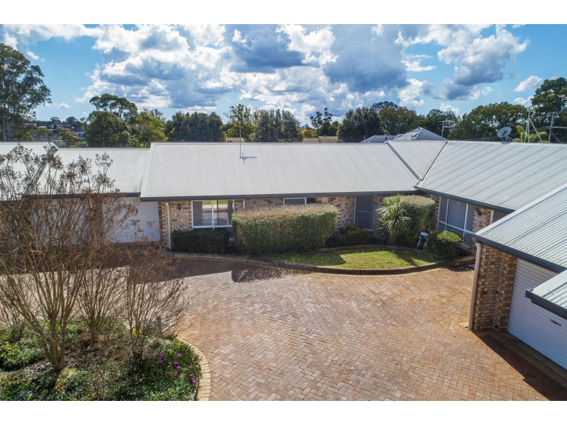 14/19a Gladstone Street, Newtown QLD 4350