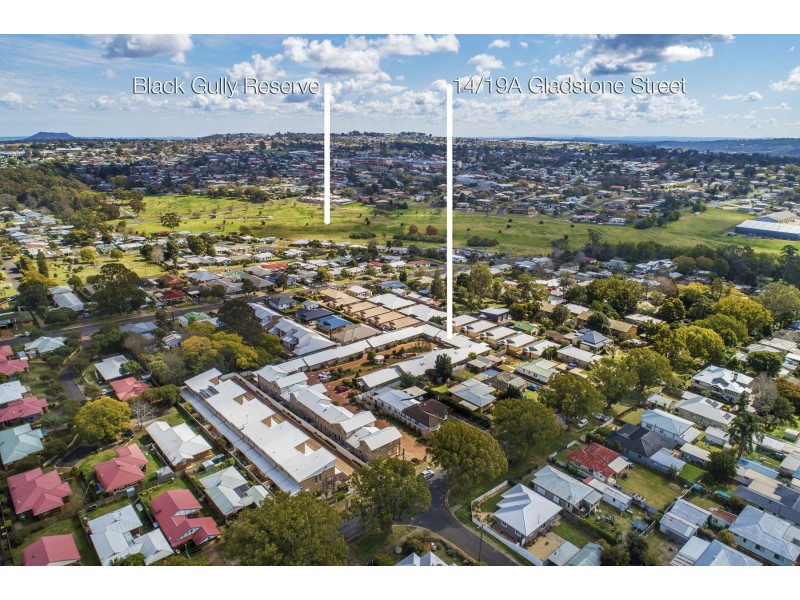 14/19a Gladstone Street, Newtown QLD 4350