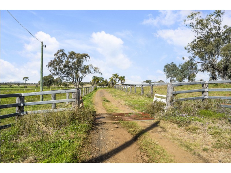 651 Oakey Crosshill Road, Biddeston QLD 4401