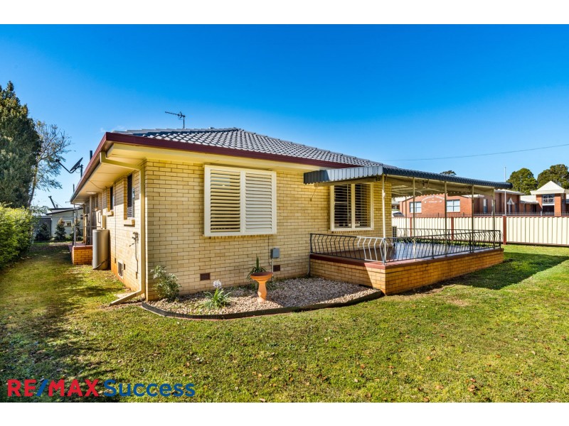 19 Erbacher Street, Centenary Heights QLD 4350