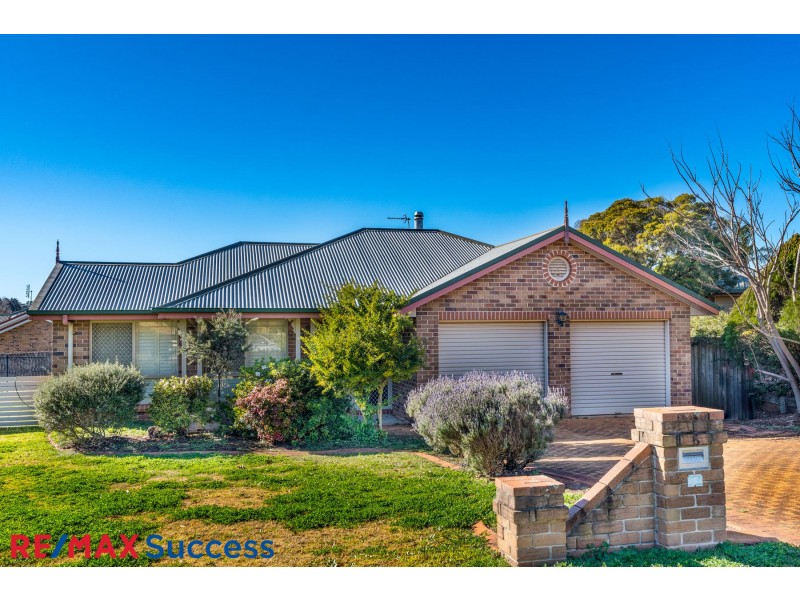 5 Carnation Court, Middle Ridge QLD 4350