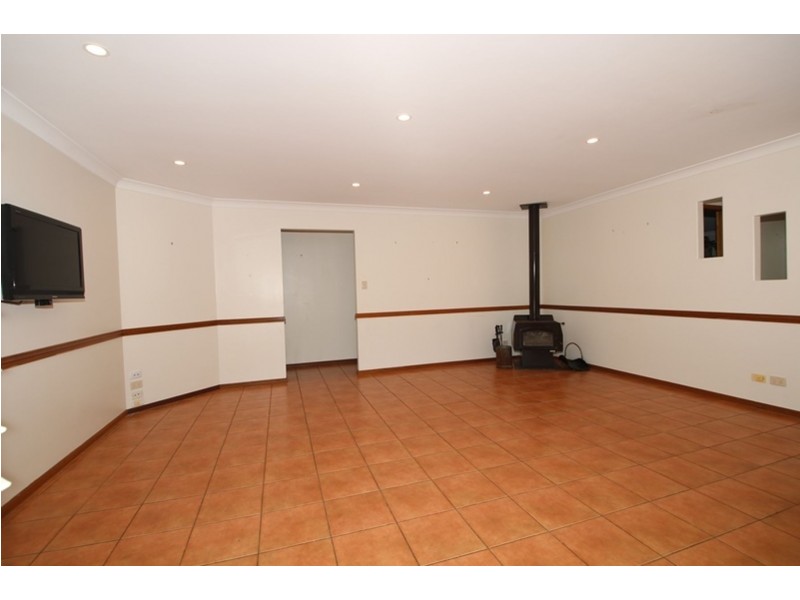 5 Carnation Court, Middle Ridge QLD 4350