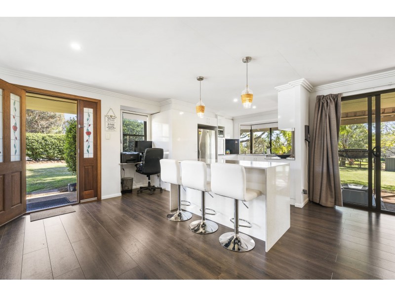 7 Glen Crescent, Highfields QLD 4352