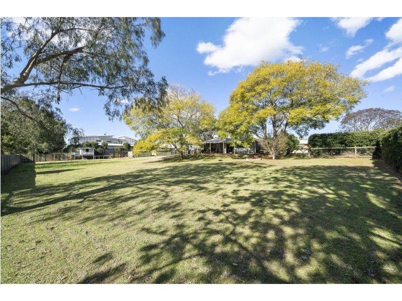 7 Glen Crescent, Highfields QLD 4352