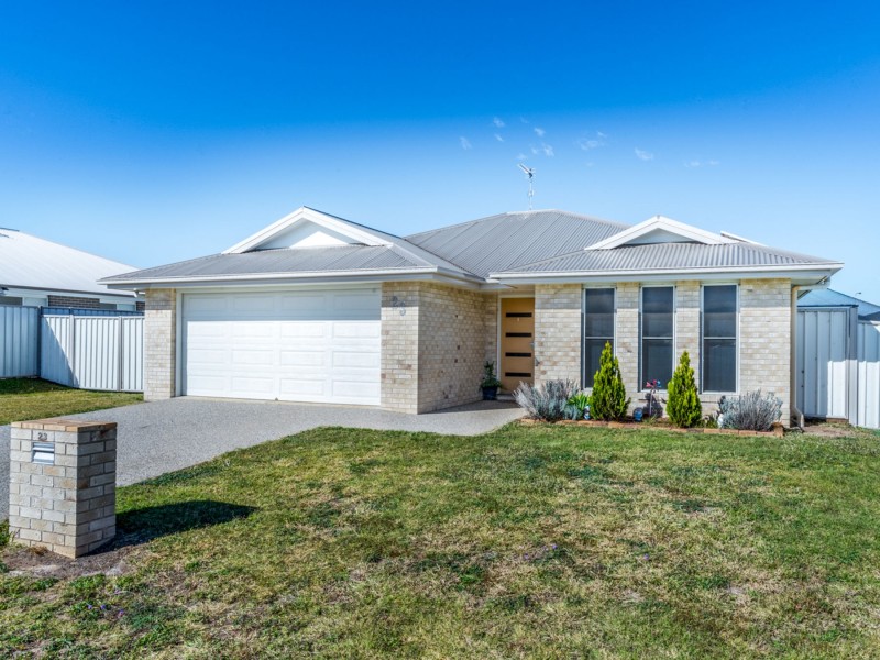 23 Ridge Drive, Cambooya QLD 4358