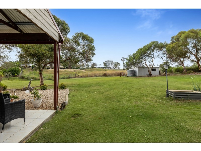 9 Cary Road, Glenvale QLD 4350