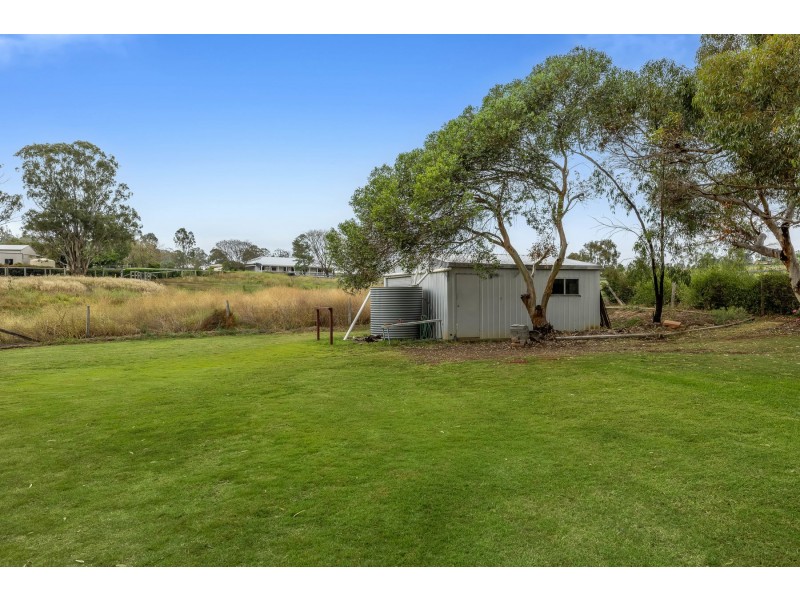 9 Cary Road, Glenvale QLD 4350
