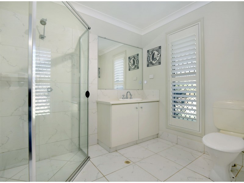 18A Ross Street, Mount Lofty QLD 4350