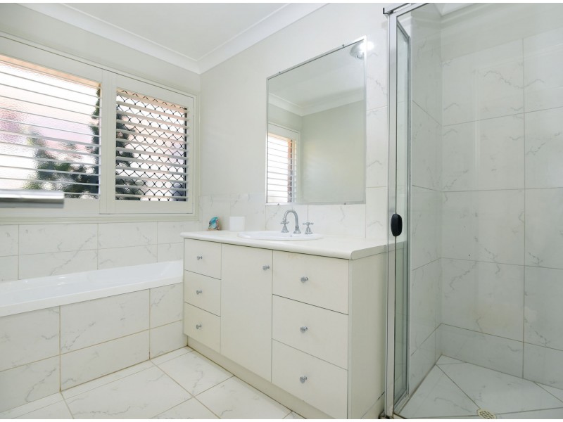 18A Ross Street, Mount Lofty QLD 4350