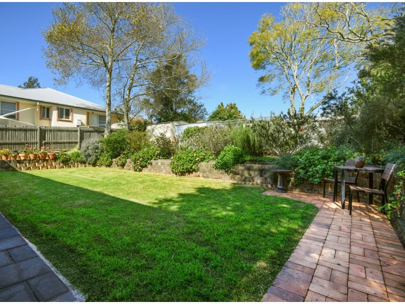 18A Ross Street, Mount Lofty QLD 4350