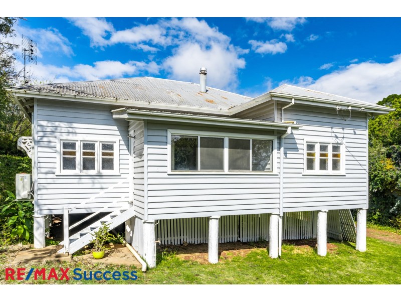 6 Perry Street, Harlaxton QLD 4350