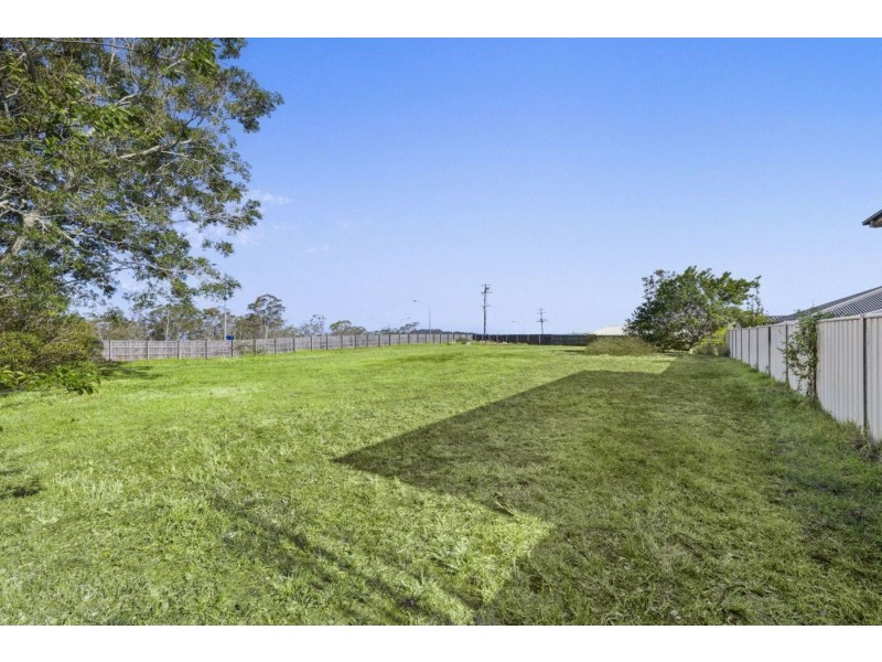 2 Weale Street, Mount Kynoch QLD 4350