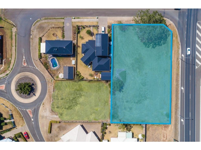 2 Weale Street, Mount Kynoch QLD 4350