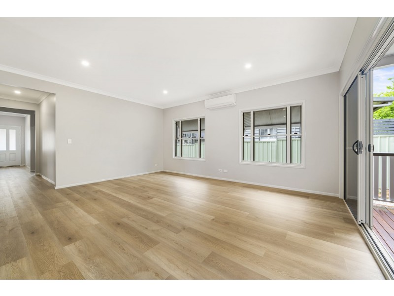 8A Cooper Street, South Toowoomba QLD 4350