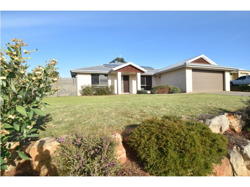 38 Smythe Drive, Highfields QLD 4352