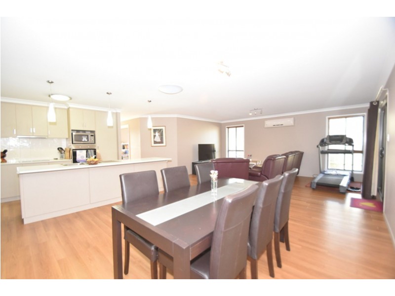 38 Smythe Drive, Highfields QLD 4352