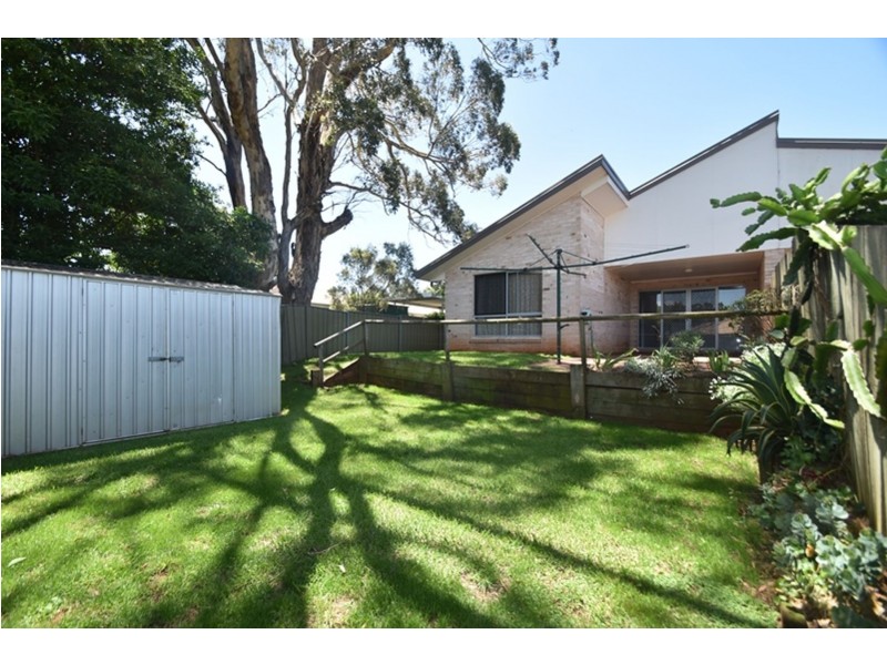 2/6 Harth Street, Rockville QLD 4350