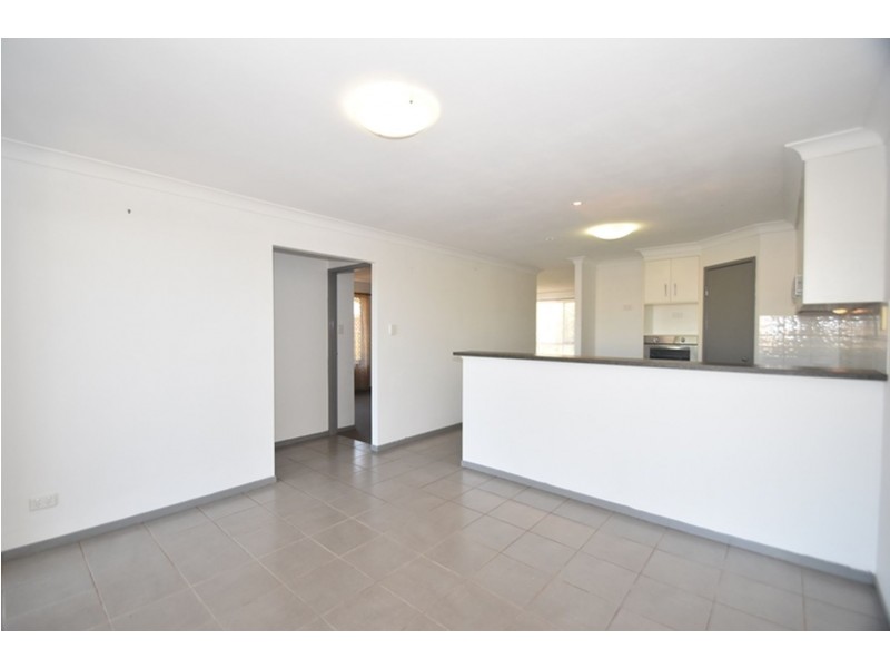 2/6 Harth Street, Rockville QLD 4350