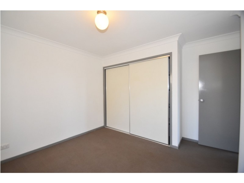 2/6 Harth Street, Rockville QLD 4350