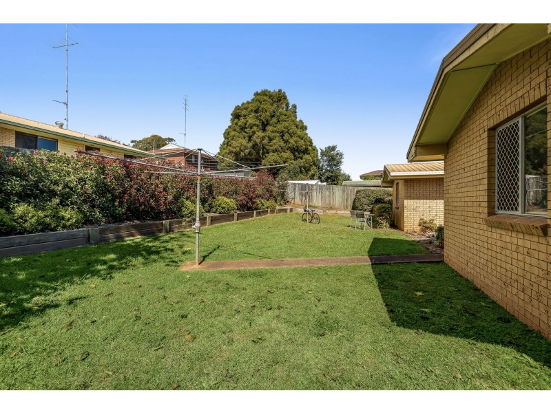 1 & 2/16 Behland Street, Kearneys Spring QLD 4350