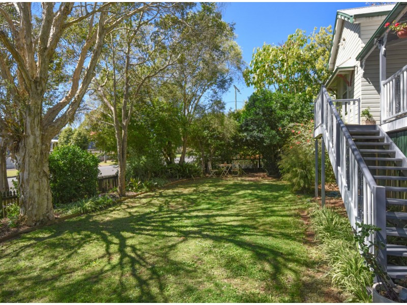 192 South Street, Centenary Heights QLD 4350