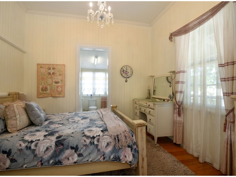 192 South Street, Centenary Heights QLD 4350