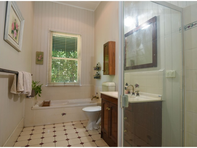 192 South Street, Centenary Heights QLD 4350