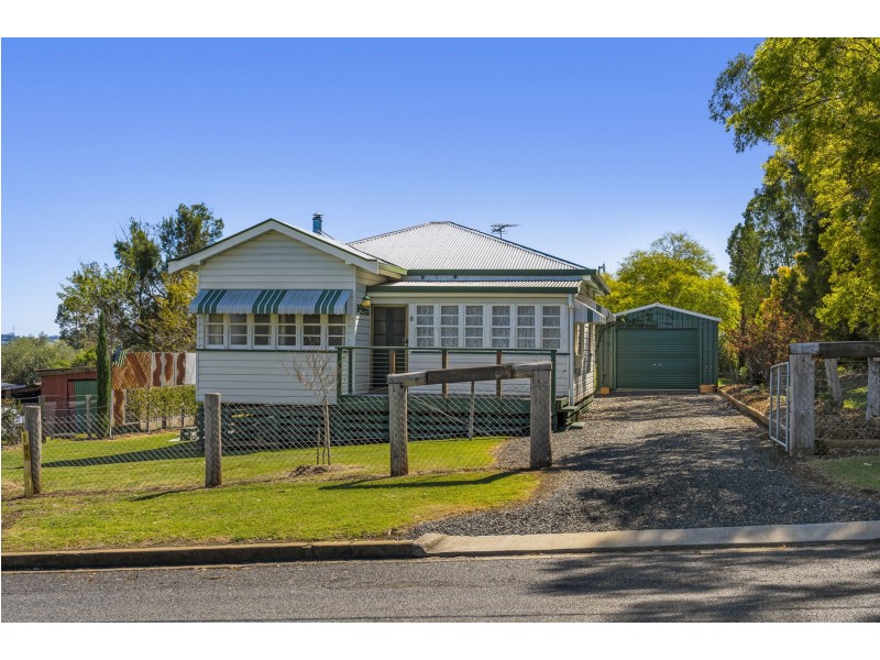8 Hirst Street, Greenmount QLD 4359