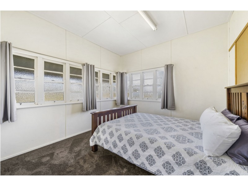 8 Hirst Street, Greenmount QLD 4359