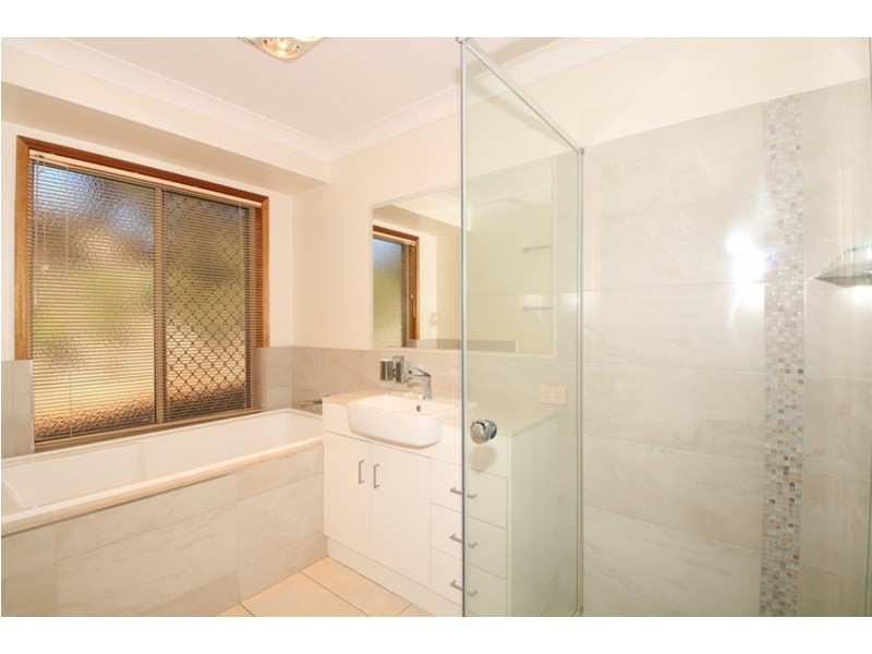 5 Carnation Court, Middle Ridge QLD 4350