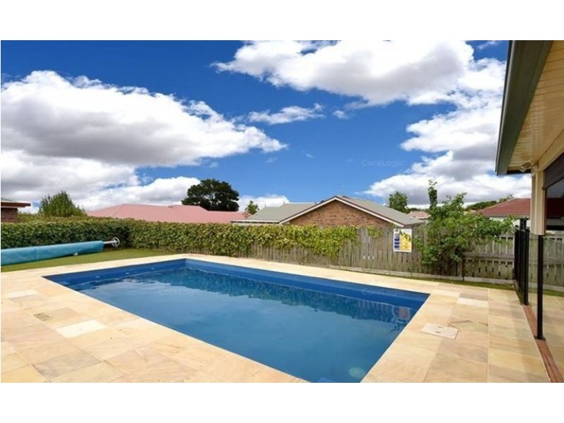 5 Carnation Court, Middle Ridge QLD 4350