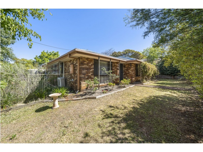 100 Hogg Street, Wilsonton Heights QLD 4350