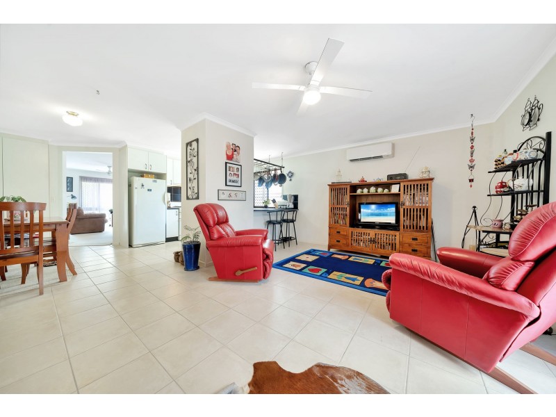 100 Hogg Street, Wilsonton Heights QLD 4350