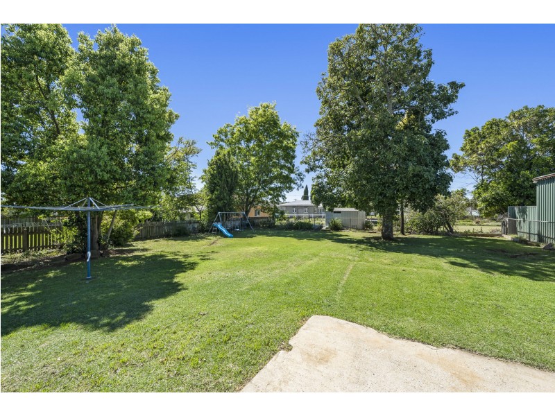 40 Cay Street, Newtown QLD 4350