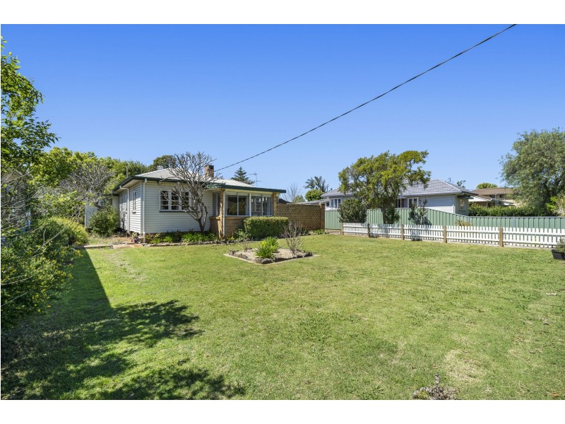 40 Cay Street, Newtown QLD 4350