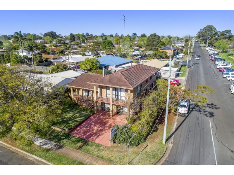 824 Ruthven Street, Kearneys Spring QLD 4350