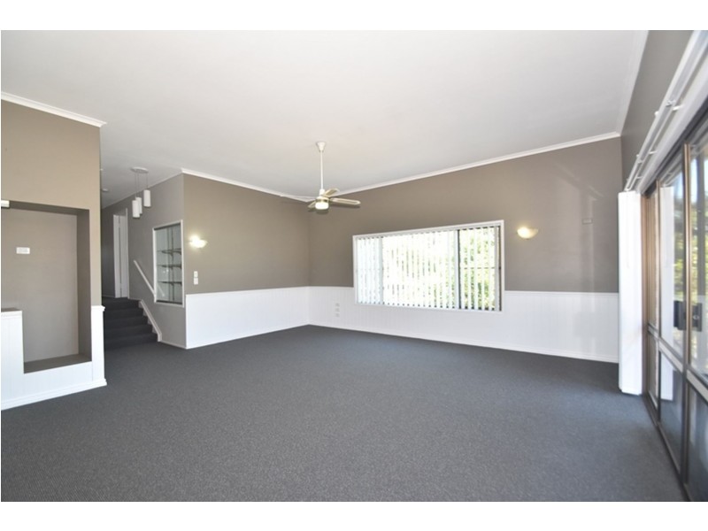 824 Ruthven Street, Kearneys Spring QLD 4350
