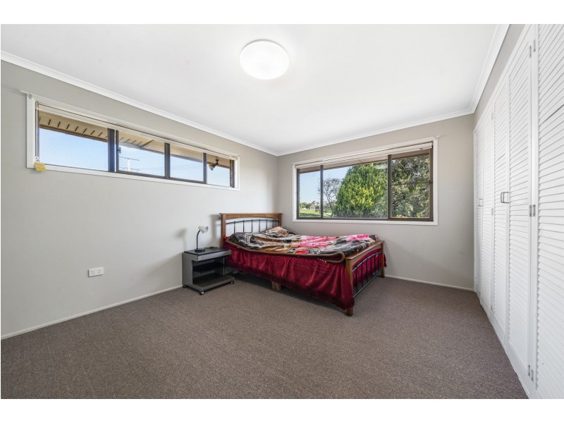 824 Ruthven Street, Kearneys Spring QLD 4350